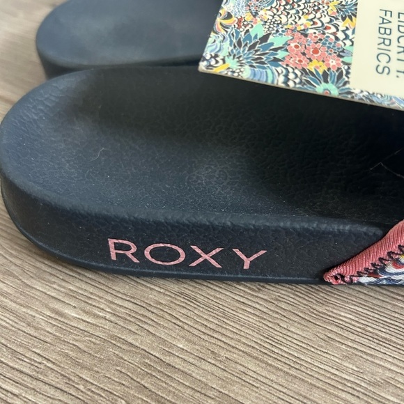 NWT Roxy Girl Floral Slide Sandals - Navy Blue Sole and Multicolor Strap Size 5 - Picture 4 of 5